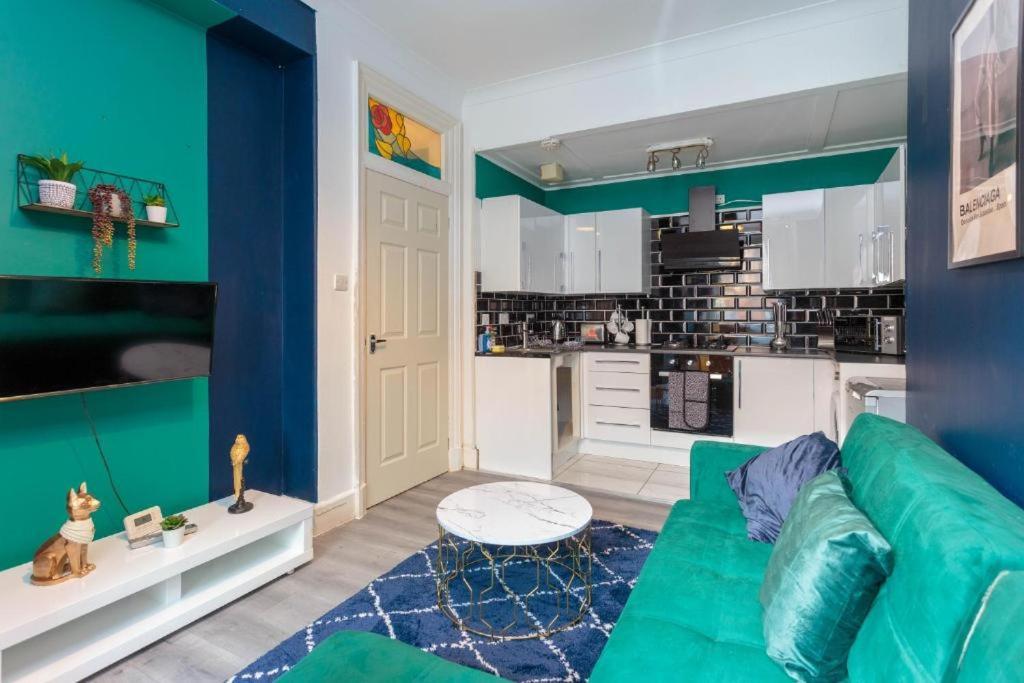Апартаменты Beautiful Boutique Edinburgh Abode - Sleeps 4 Экстерьер фото
