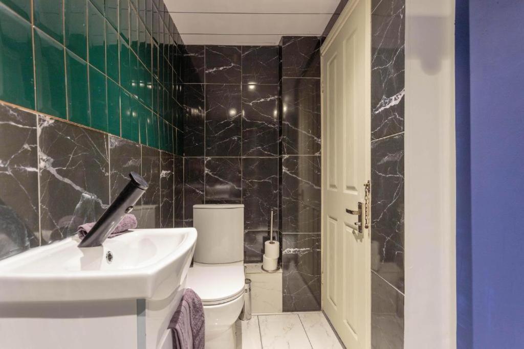 Апартаменты Beautiful Boutique Edinburgh Abode - Sleeps 4 Экстерьер фото